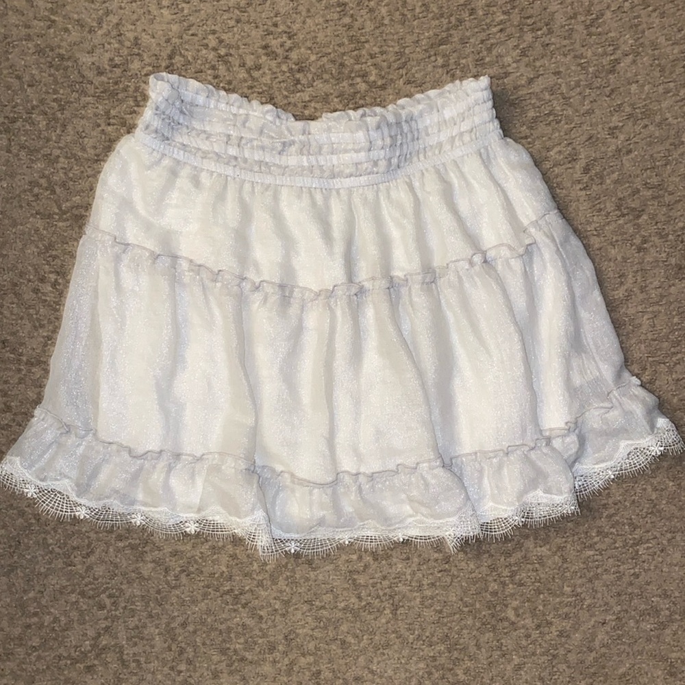 Willow and Clay flouncy lace mini skirt size Medium